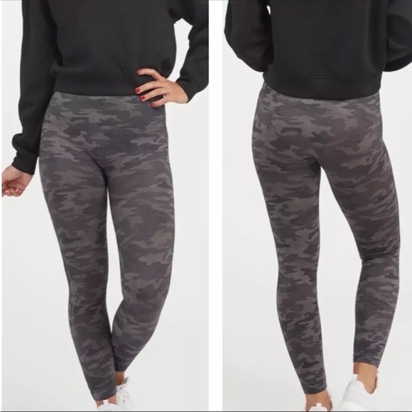 NWOT Spanx Camo Print Compression Look at Me Now Seamless Leggings Gray Sz XL - Picture 1 of 4